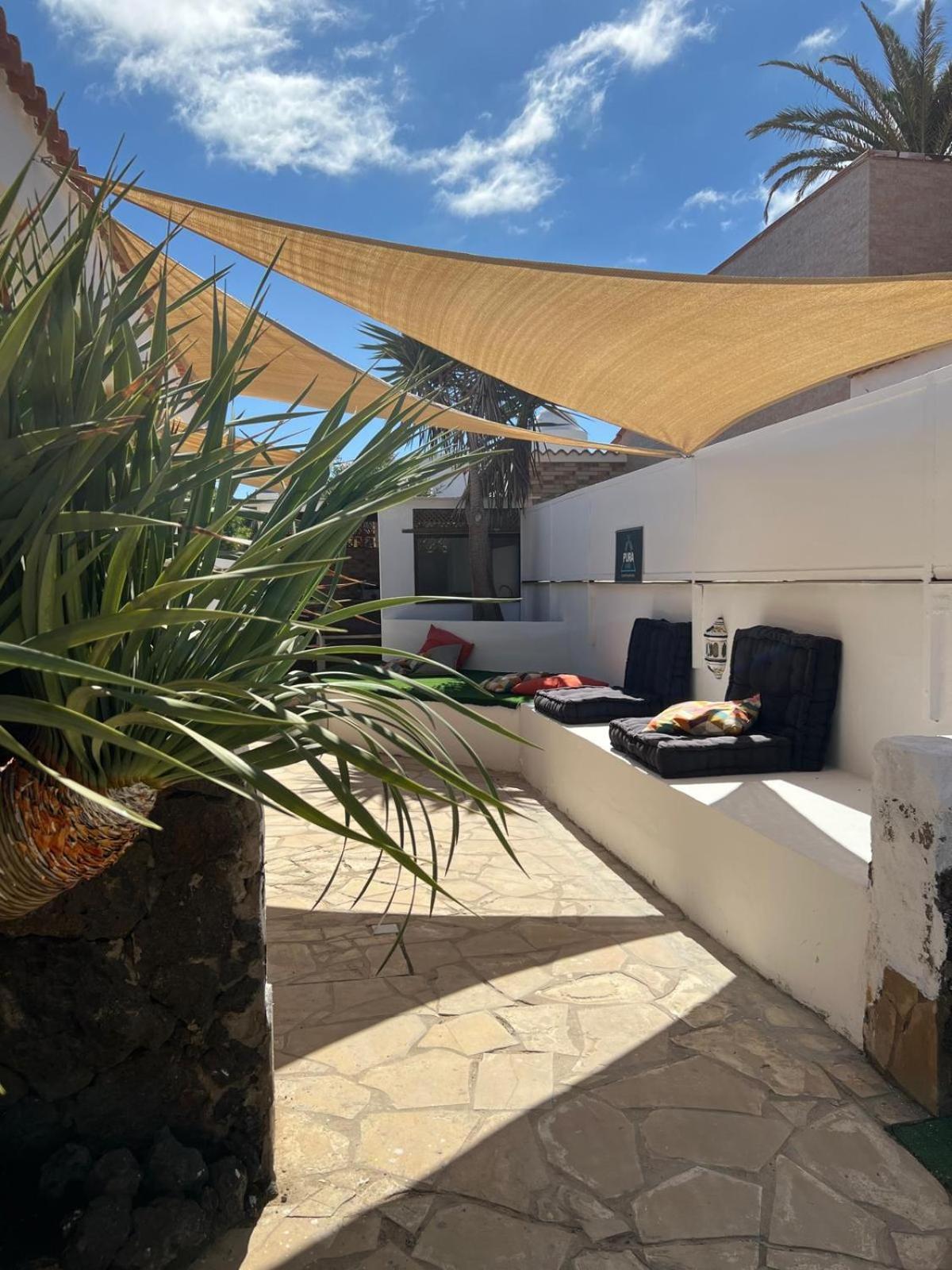 Pura Vida Surf Camp & School Hostel La Oliva Exterior photo